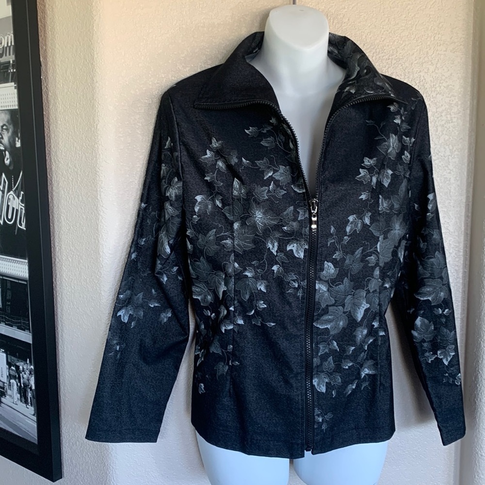 CLARA S by CLARA SUNWOO Grey denim jacket, light weight, stencil leaves. S - Picture 4 of 16